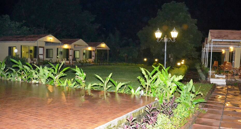 Nirmal Cottages (Pure Veg), Alibaug 4